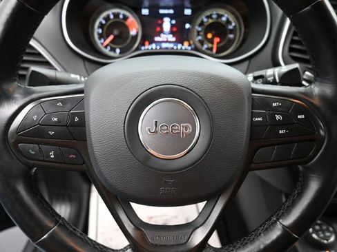 Used 2021 Jeep Cherokee Trailhawk w/ Comfort & Convenience Group image 18