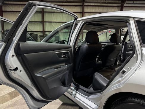 Used 2017 Nissan Altima 2.5 SL w/ Technology Package image 16