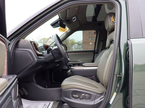 Used 2023 Rivian R1S Adventure image 11