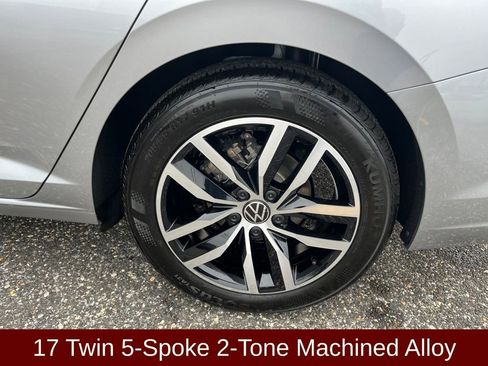 Used 2026 Volkswagen Jetta SE FWD image 23