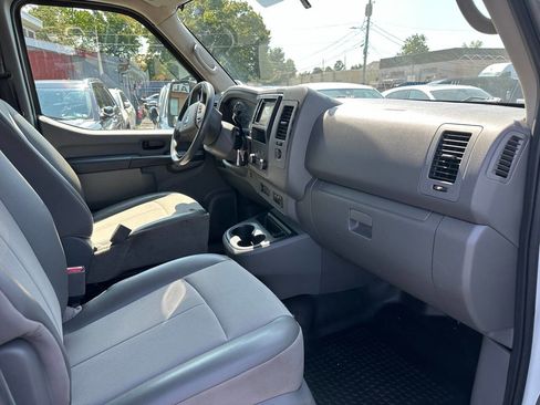 Used 2018 Nissan NV 2500 SV image 21