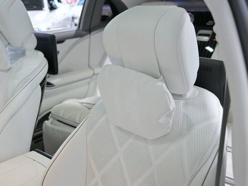 Used 2024 Mercedes-Benz Maybach S 680 4MATIC image 31