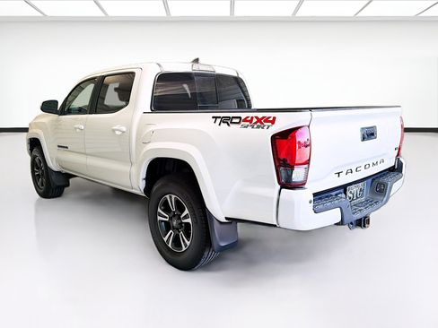 Used 2019 Toyota Tacoma TRD Sport AWD/4WD image 6