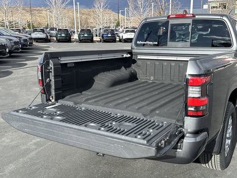 Used 2022 Nissan Frontier SV image 19