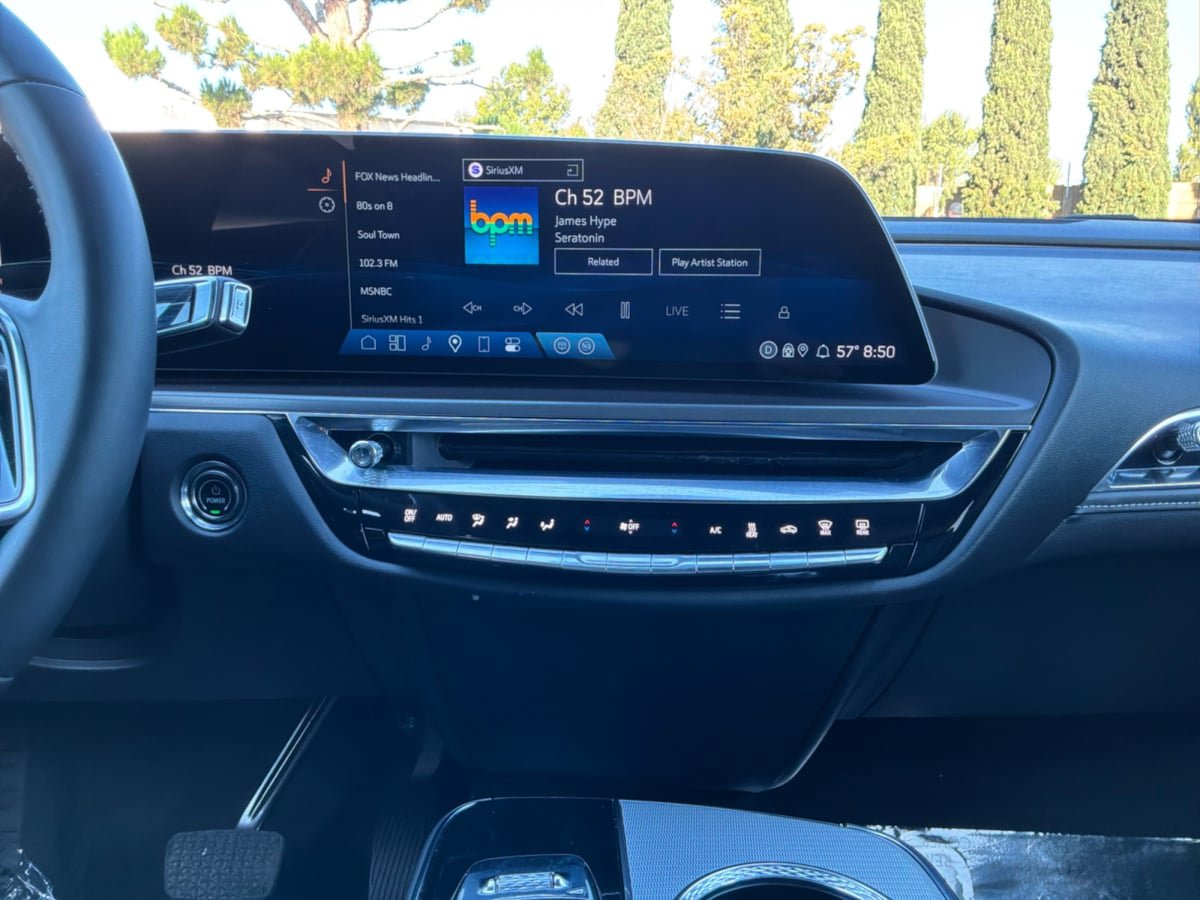 Used 2024 Cadillac Lyriq Tech RWD image 15
