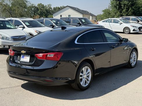 Used 2017 Chevrolet Malibu LT FWD image 4