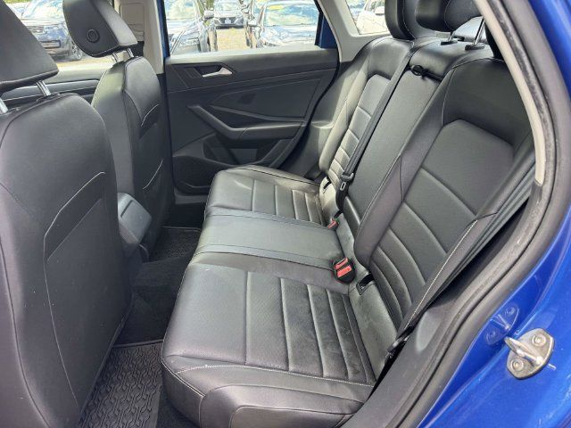 Used 2023 Volkswagen Jetta SE w/ Panoramic Sunroof Package FWD image 12