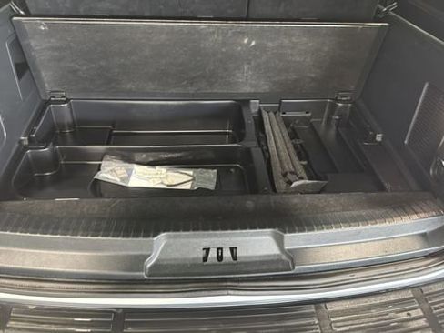 Used 2024 Ford Expedition Max XLT image 28