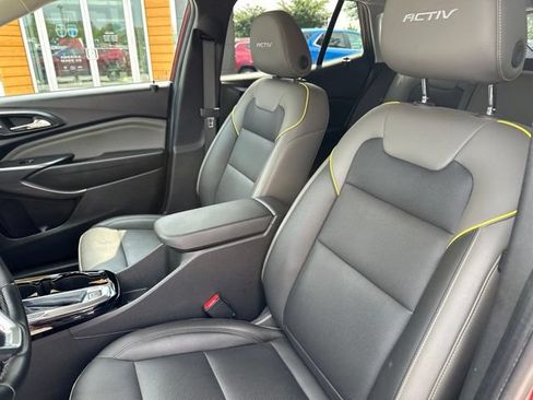 Used 2024 Chevrolet Trax ACTIV w/ Sunroof Package FWD image 26
