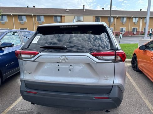 Used 2025 Toyota RAV4 LE AWD/4WD image 4