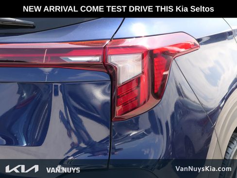 Used 2024 Kia Seltos EX image 4
