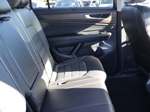 Used 2024 Volkswagen Atlas SEL image 14