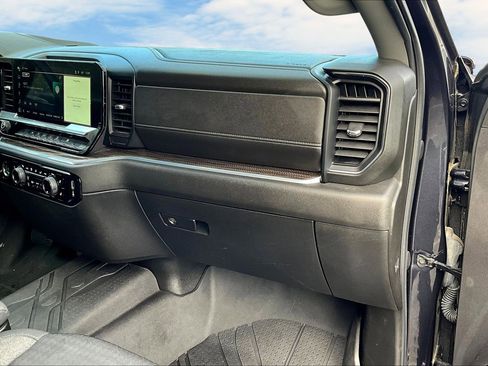 Used 2022 Chevrolet Silverado 1500 RST w/ Protection Package image 18