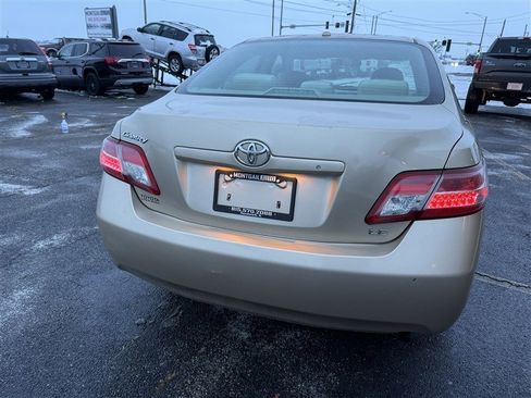 Used 2011 Toyota Camry image 5
