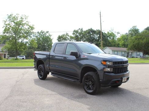 Used 2021 Chevrolet Silverado 1500 Custom Trail Boss AWD/4WD image 3