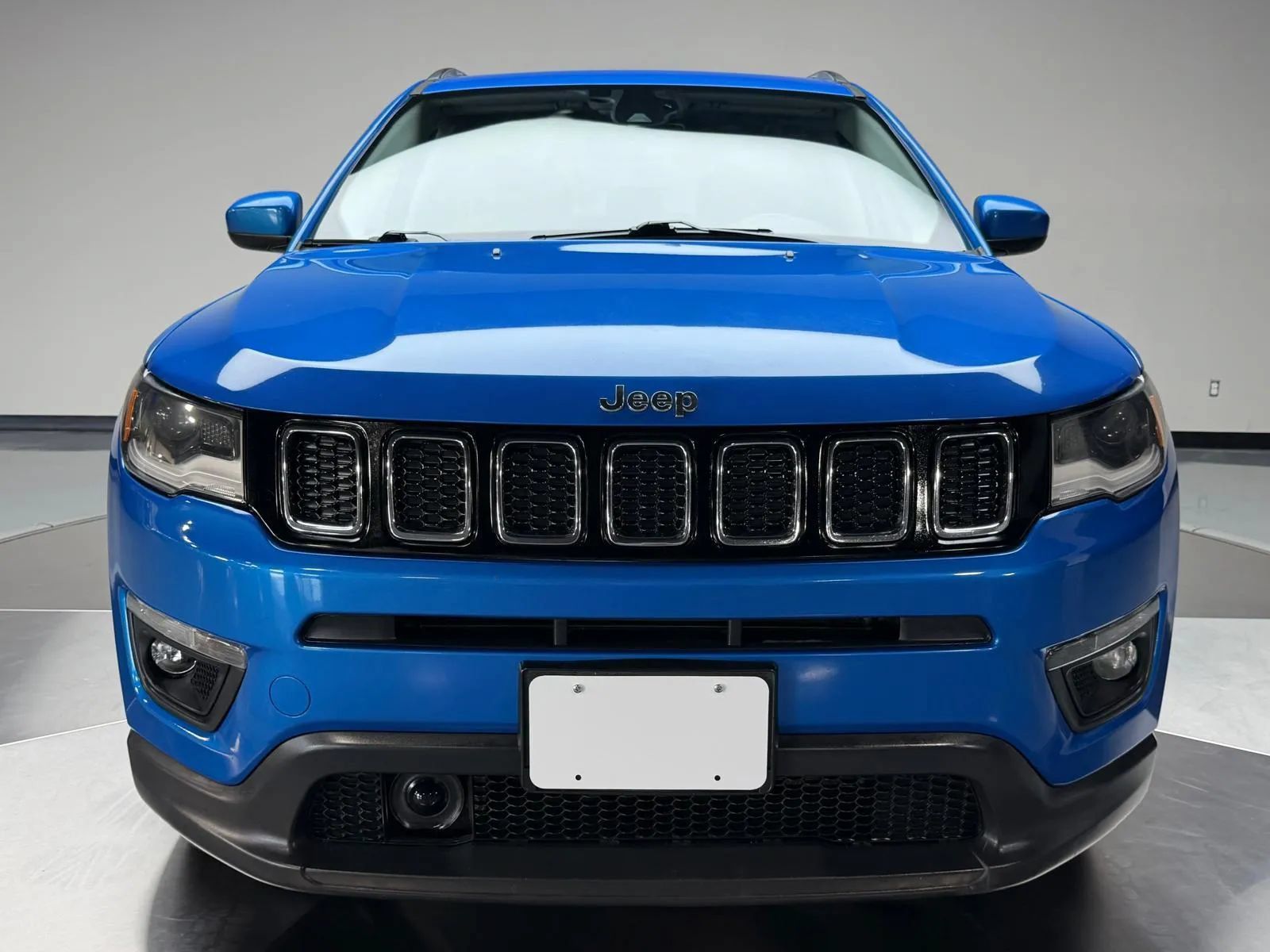 Used 2020 Jeep Compass Latitude FWD image 3