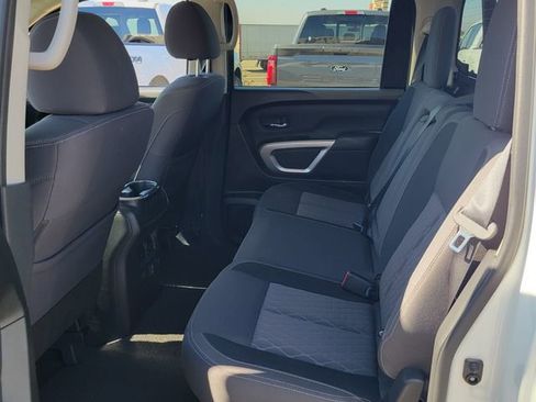 Used 2024 Nissan Titan SV w/ SV Convenience Package image 6