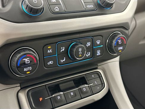 Used 2023 GMC Acadia SLE w/ Driver Convenience Package image 17