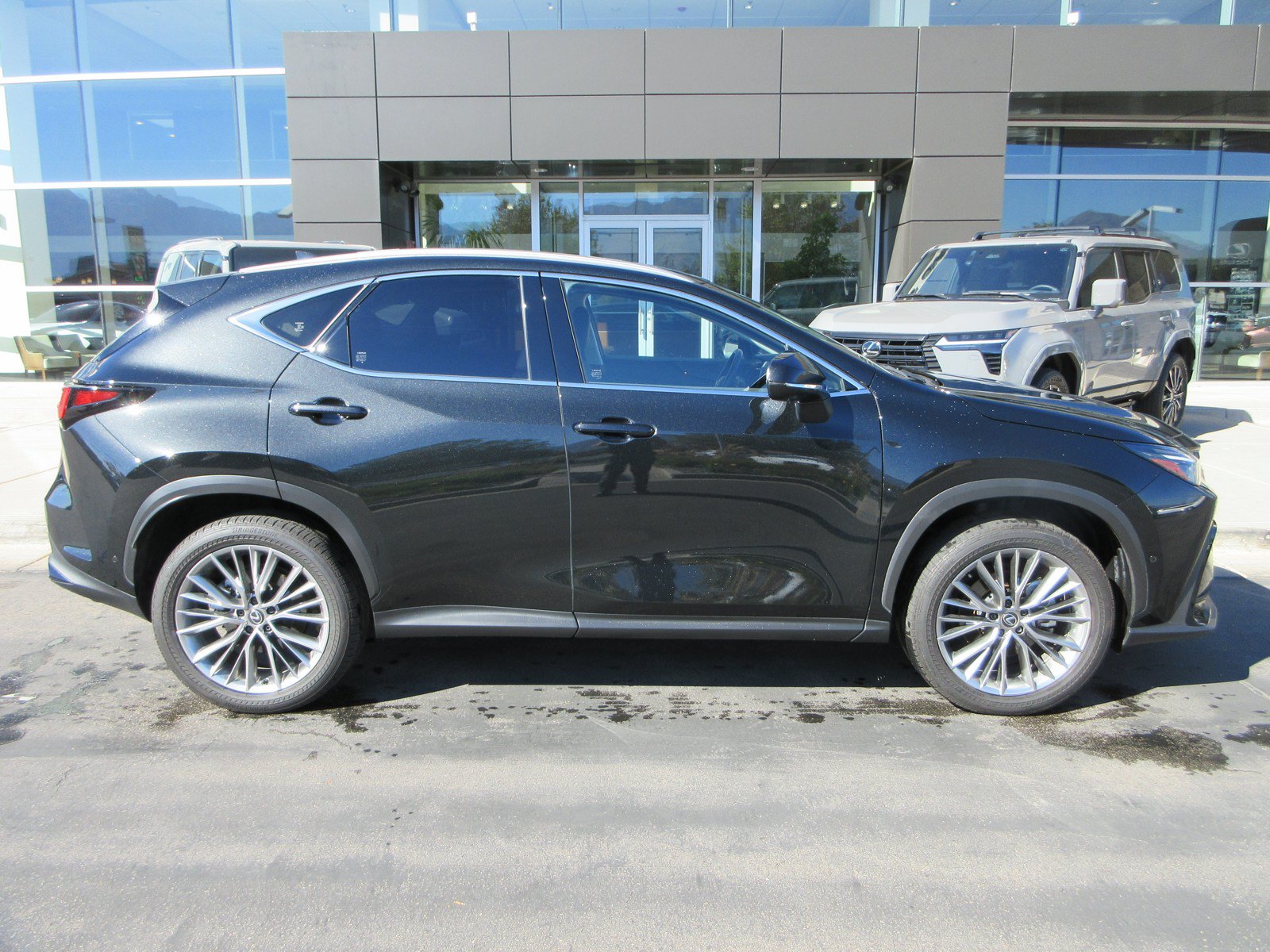 Used 2024 Lexus NX 350h AWD w/ Vision Package image 11