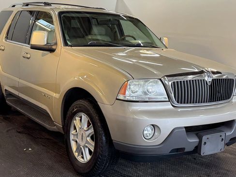 Used 2004 Lincoln Aviator Luxury image 2
