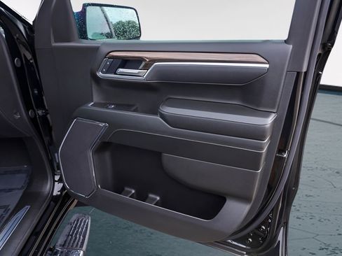 Used 2025 Chevrolet Silverado 1500 LT w/ Convenience Package II image 31