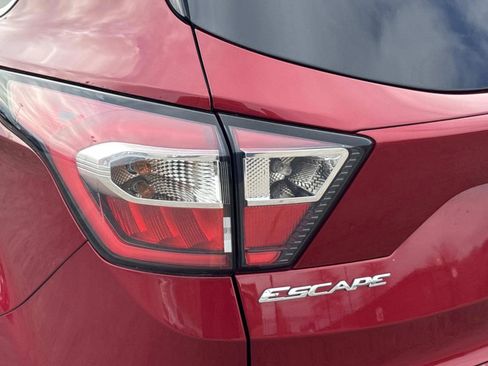 Used 2017 Ford Escape Titanium image 11