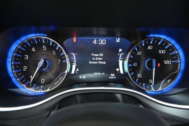 Used 2025 Chrysler Pacifica Select FWD image 6