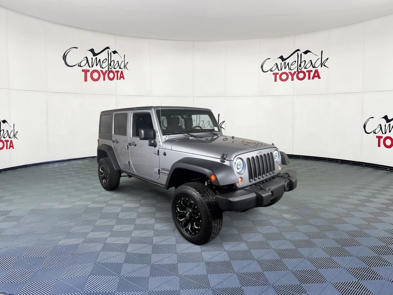 Used 2018 Jeep Wrangler Unlimited Sport S AWD/4WD image 2