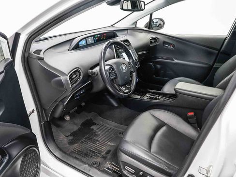 Used 2022 Toyota Prius XLE w/ Advanced Technology Package FWD image 18