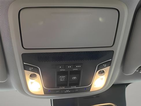Used 2016 Honda Pilot Elite image 18