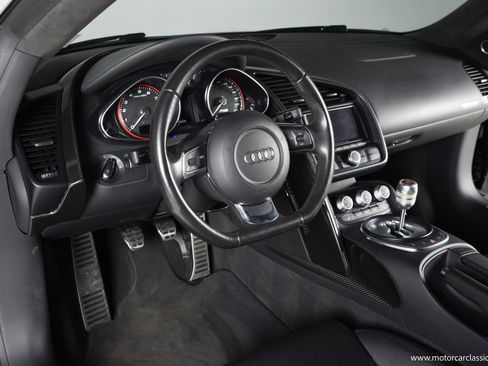 Used 2010 Audi R8 V10 image 19