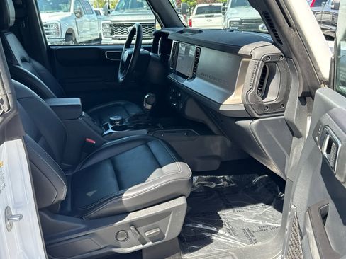 Certified 2025 Ford Bronco Outer Banks AWD/4WD image 16