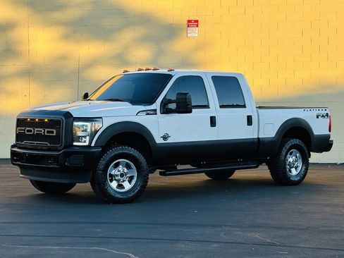 Used 2014 Ford F250 XL w/ Power Equipment Group AWD/4WD image 4