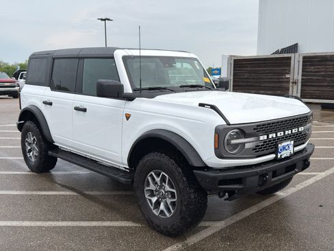 Used 2024 Ford Bronco Badlands AWD/4WD image 8