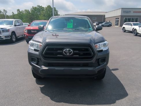 Used 2021 Toyota Tacoma SR AWD/4WD image 3