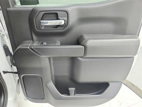 Used 2025 Chevrolet Silverado 1500 Custom image 40