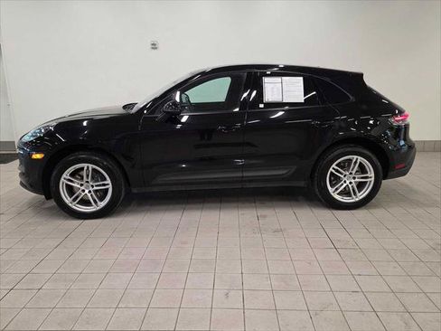 Used 2024 Porsche Macan AWD/4WD image 2