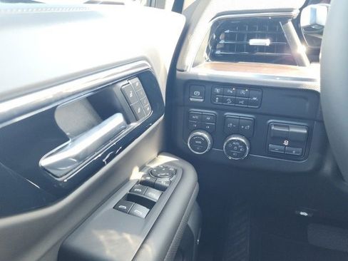 New 2026 Chevrolet Suburban High Country image 46