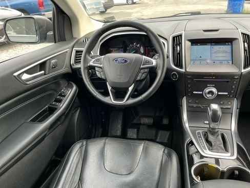 Used 2017 Ford Edge Titanium w/ Equipment Group 301A AWD/4WD image 25