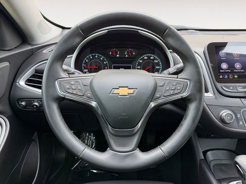 Used 2025 Chevrolet Malibu RS FWD image 23