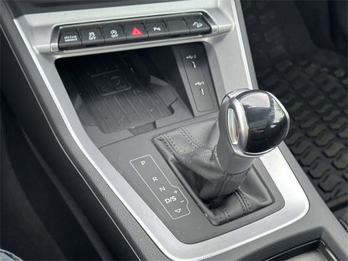 Certified 2025 Audi Q3 2.0T Premium Plus w/ Premium Plus Package image 33