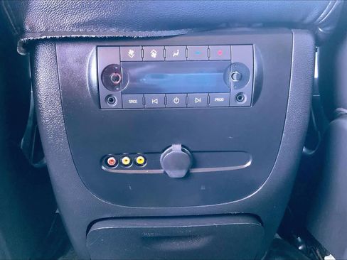 Used 2008 Chevrolet Suburban 2500 LT AWD/4WD image 33