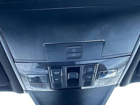 Used 2023 Volkswagen Tiguan SE R-Line image 19