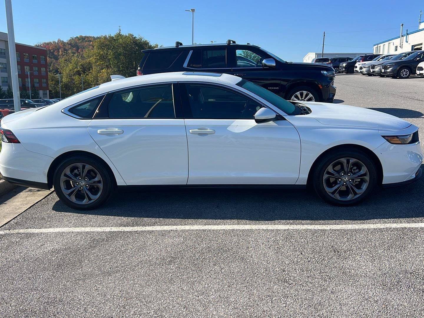 Used 2024 Honda Accord EX image 6