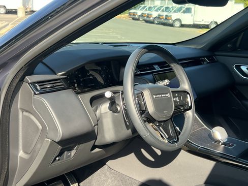 Used 2024 Land Rover Range Rover Velar Dynamic HSE image 17