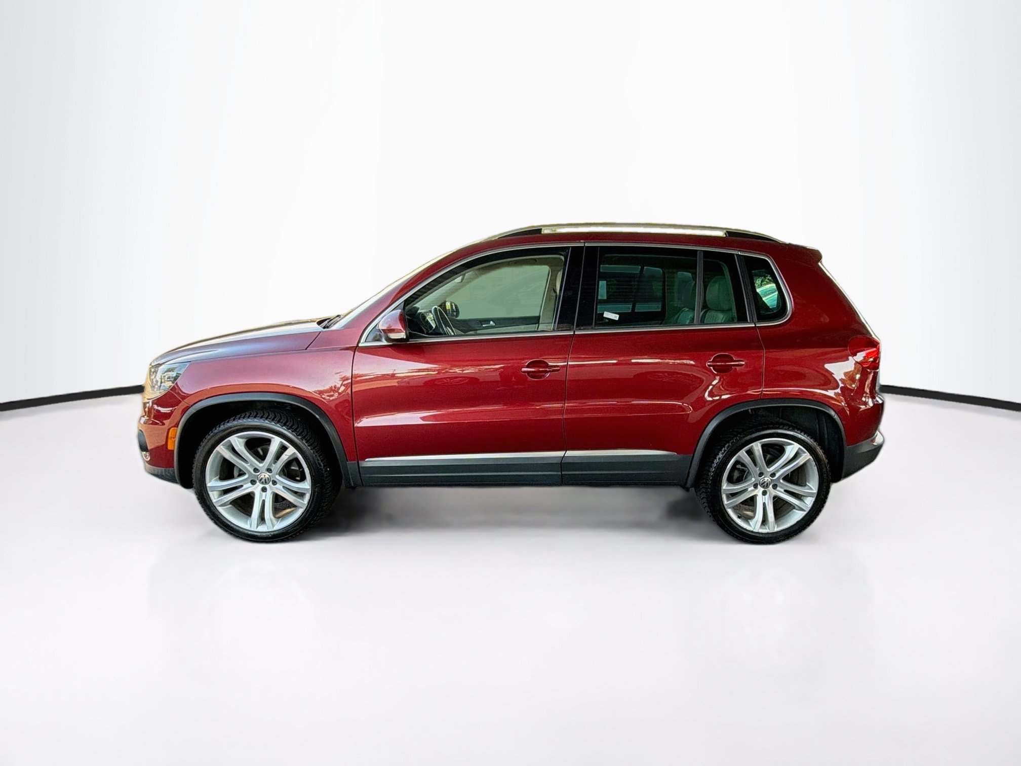 Used 2016 Volkswagen Tiguan SEL AWD/4WD image 4