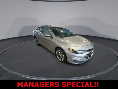 Used 2024 Chevrolet Malibu LT image 2