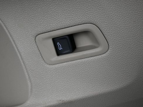 Used 2024 Volkswagen Atlas SEL Premium R-Line image 28