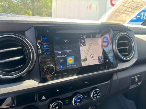 Used 2017 Toyota Tacoma TRD Sport w/ Tow Package (A/T) image 29