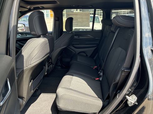 New 2025 Jeep Grand Cherokee Laredo X w/ Luxury Tech Group I image 24